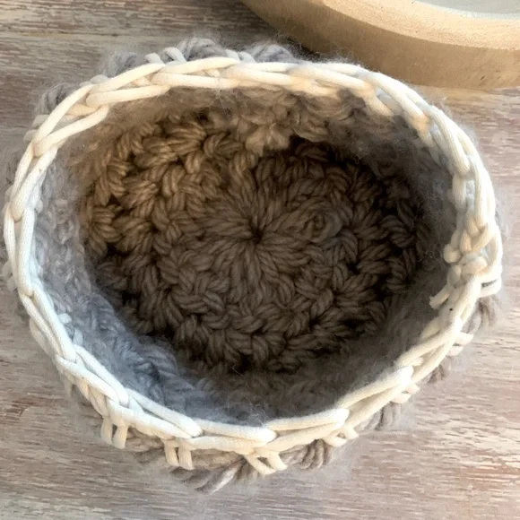 🌿 Handmade Crochet Basket - Picture 4 of 7